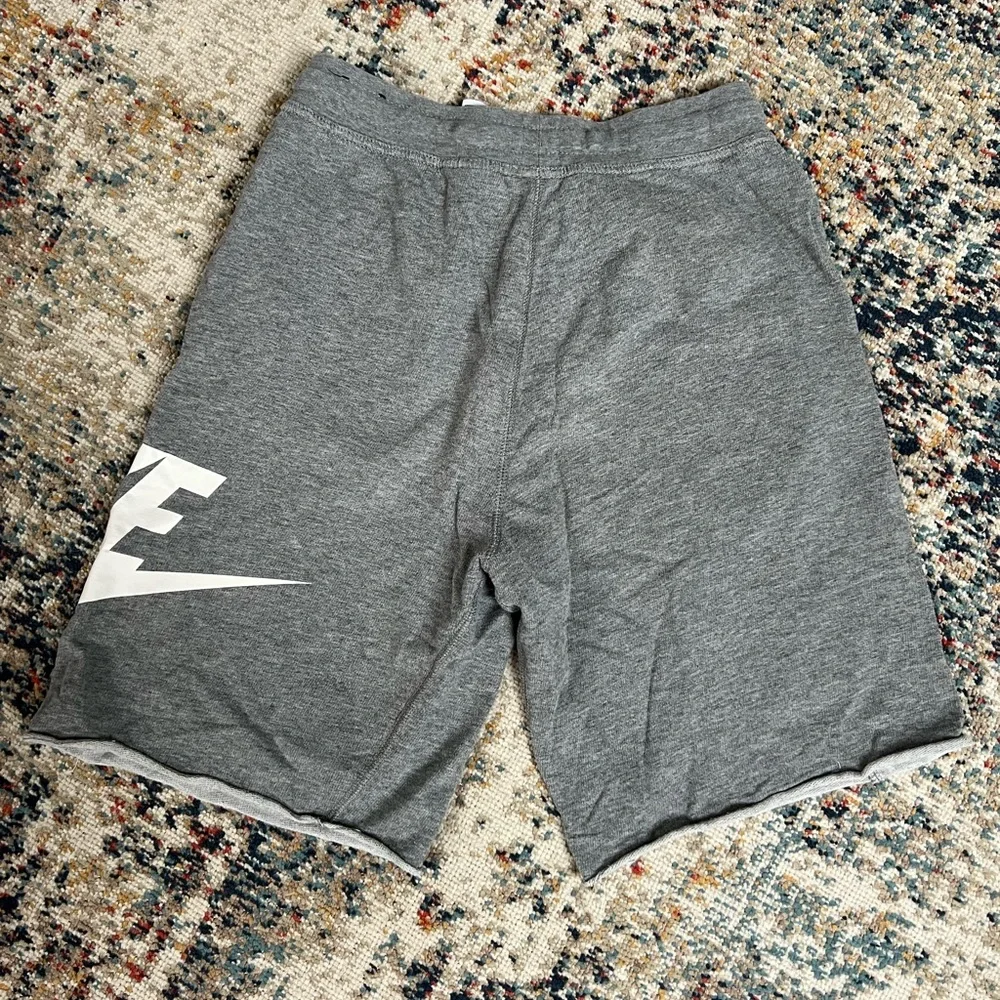 Boys Nike Shorts - Picture 4 of 5